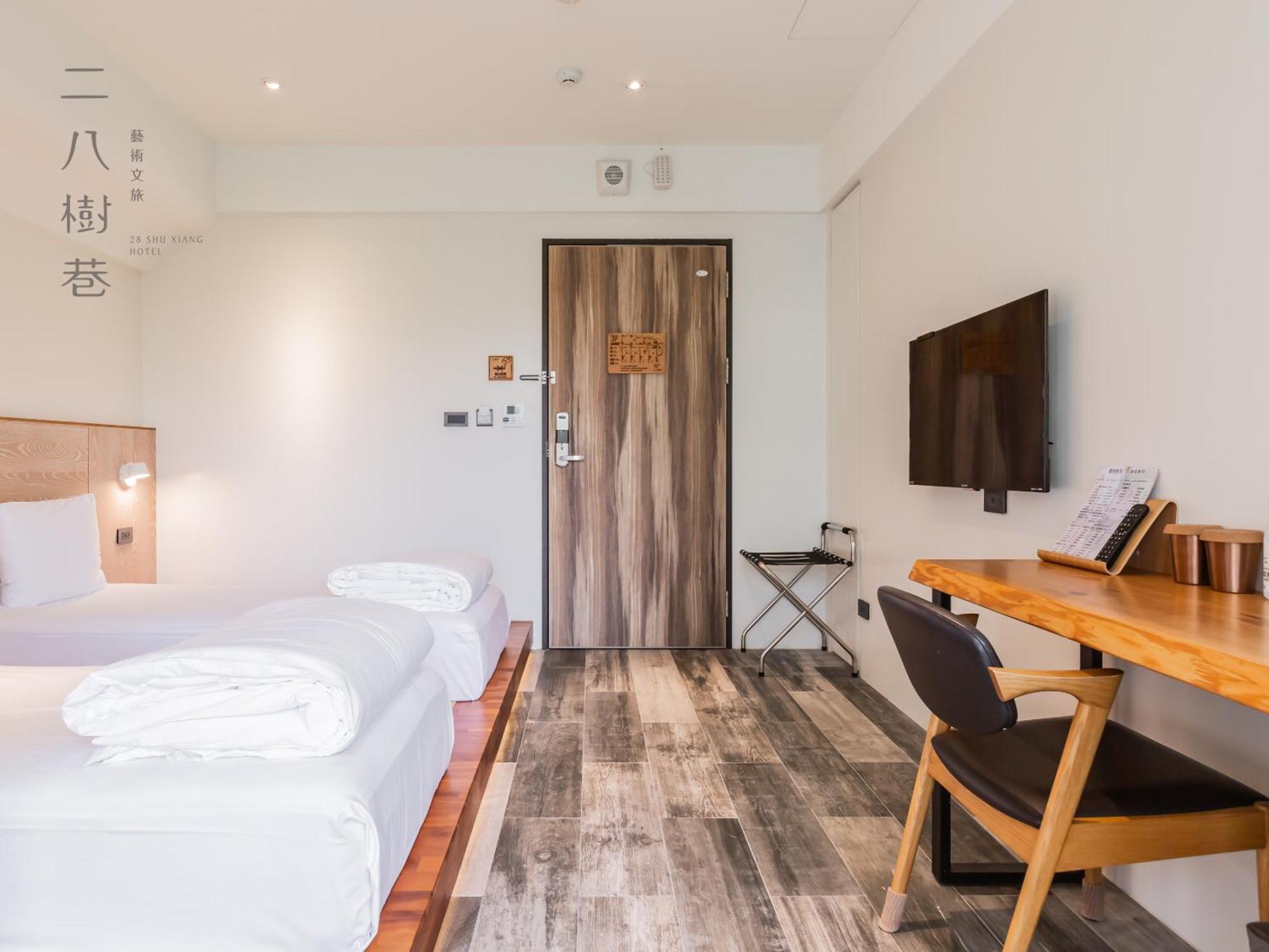 28 Shu Xiang Hotel Taichung Bagian luar foto